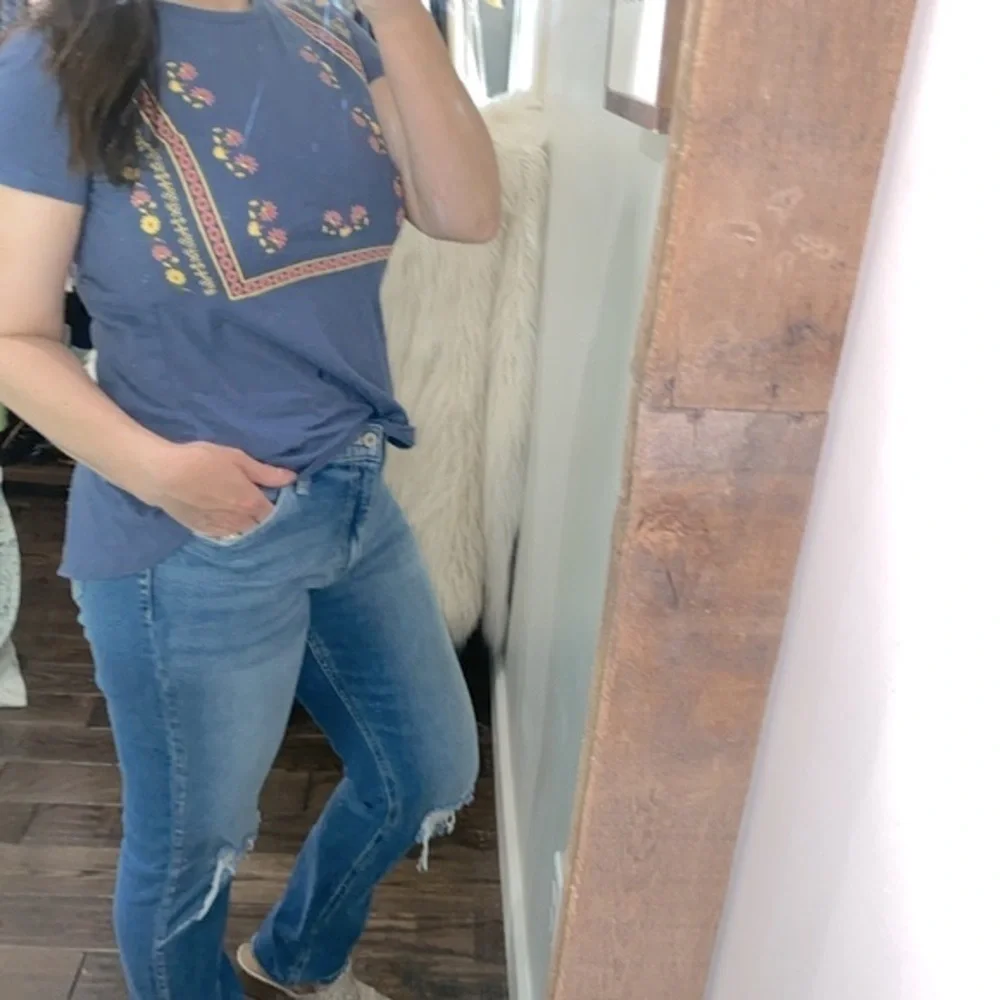 Hannah blue embroidered top size small